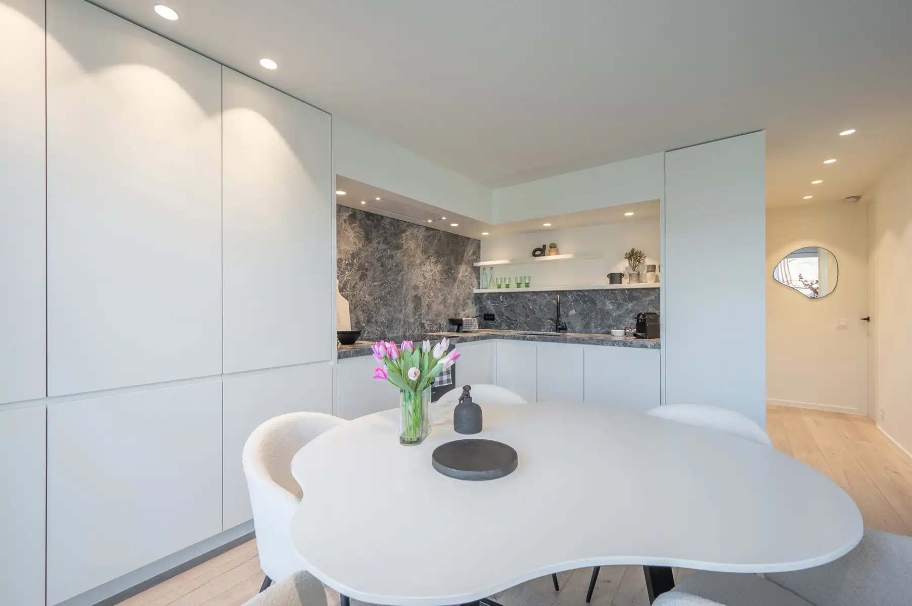 Gerenoveerde penthouse op enkele stappen van het strand foto 5