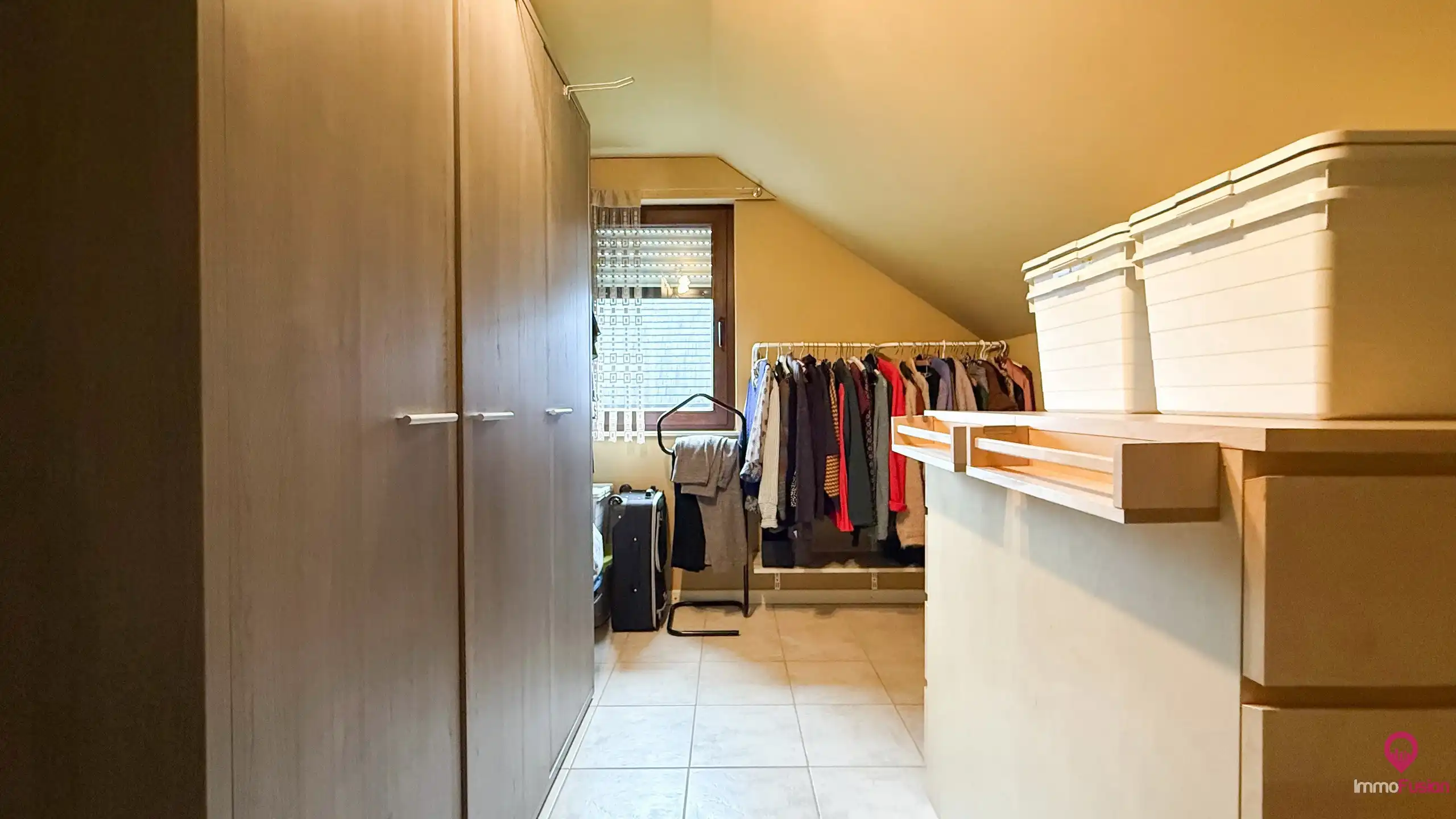Instapklare woning met 4 slpks, inpandige garage + kelder!  foto 38