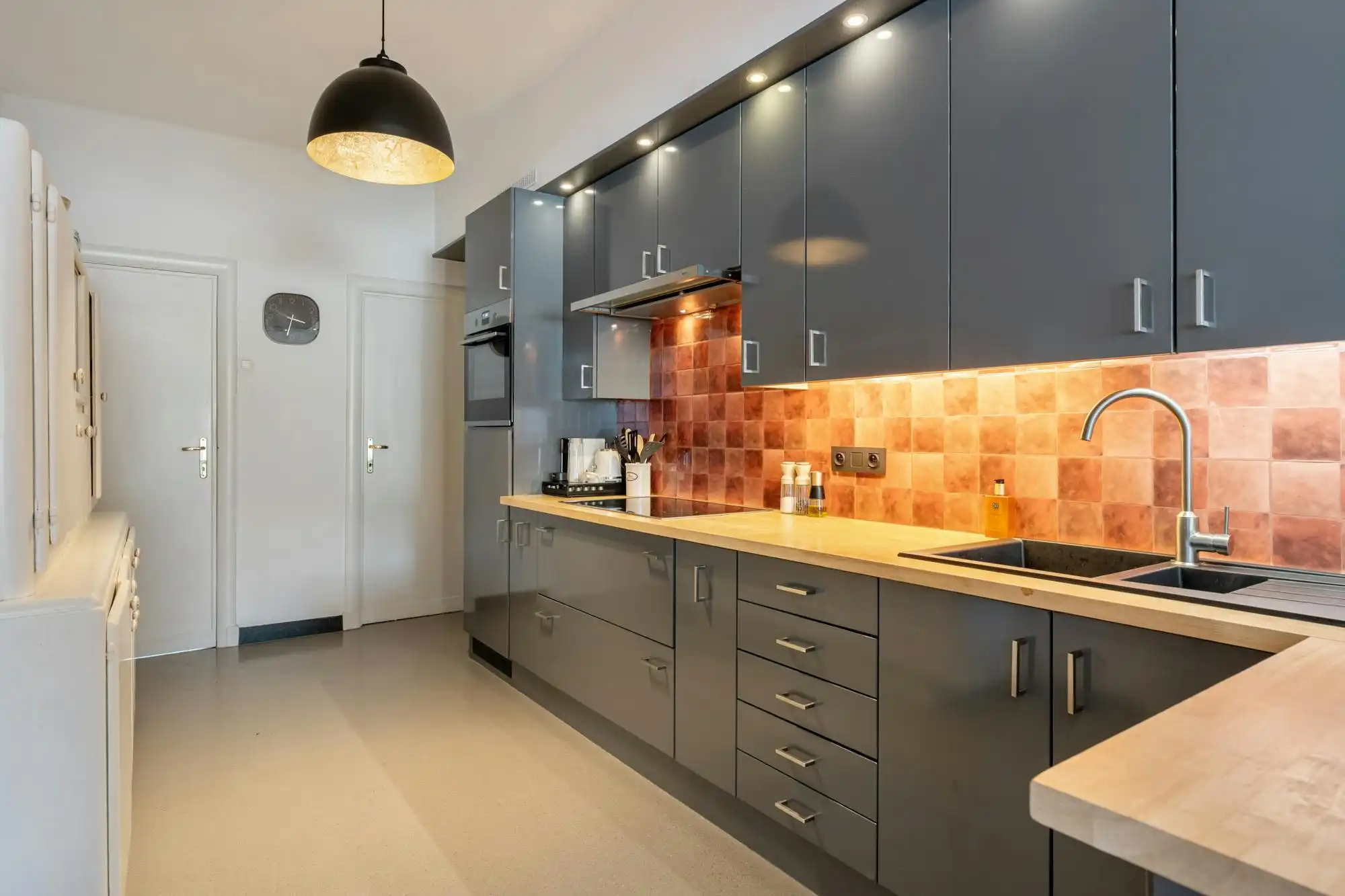 Verrassend ruime stadswoning met 5 slaapkamers en mooie tuin foto 6