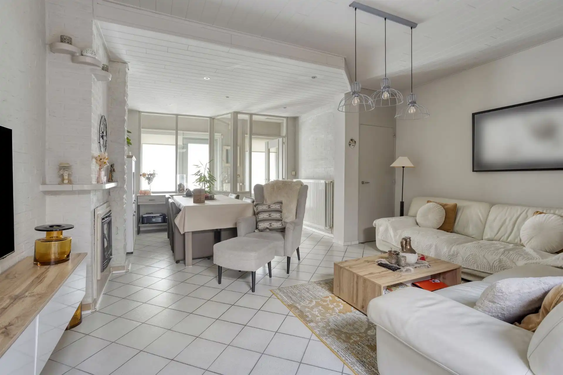 Instapklare woning met 3 slaapkamers, tuin en parkeerplaats foto 3