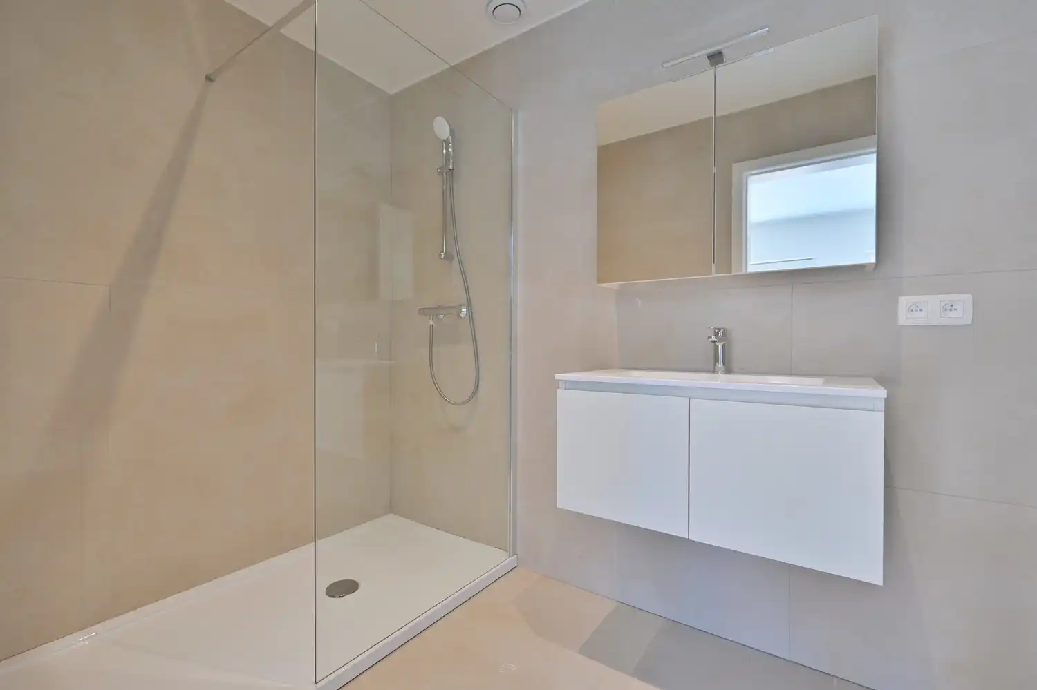 Nieuw appartement van ± 130 m² met 2 slaapkamer in bestaande residentie, gelegen in het historische centrum van Maaseik foto 15