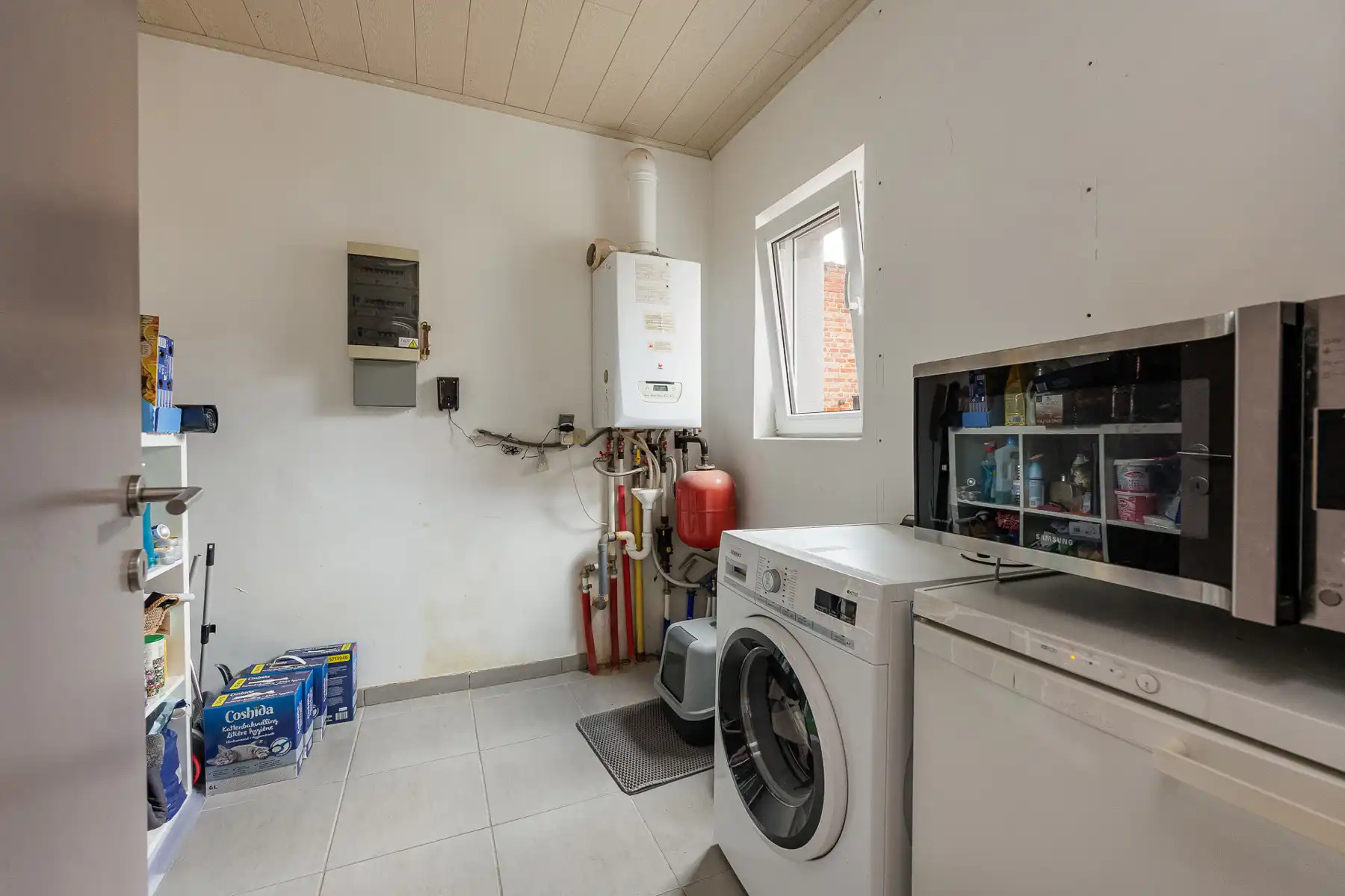 Gezinswoning met 3 slaapkamers en stadskoer met toegangspoort, gelegen binnen de ring van Turnhout. foto 8