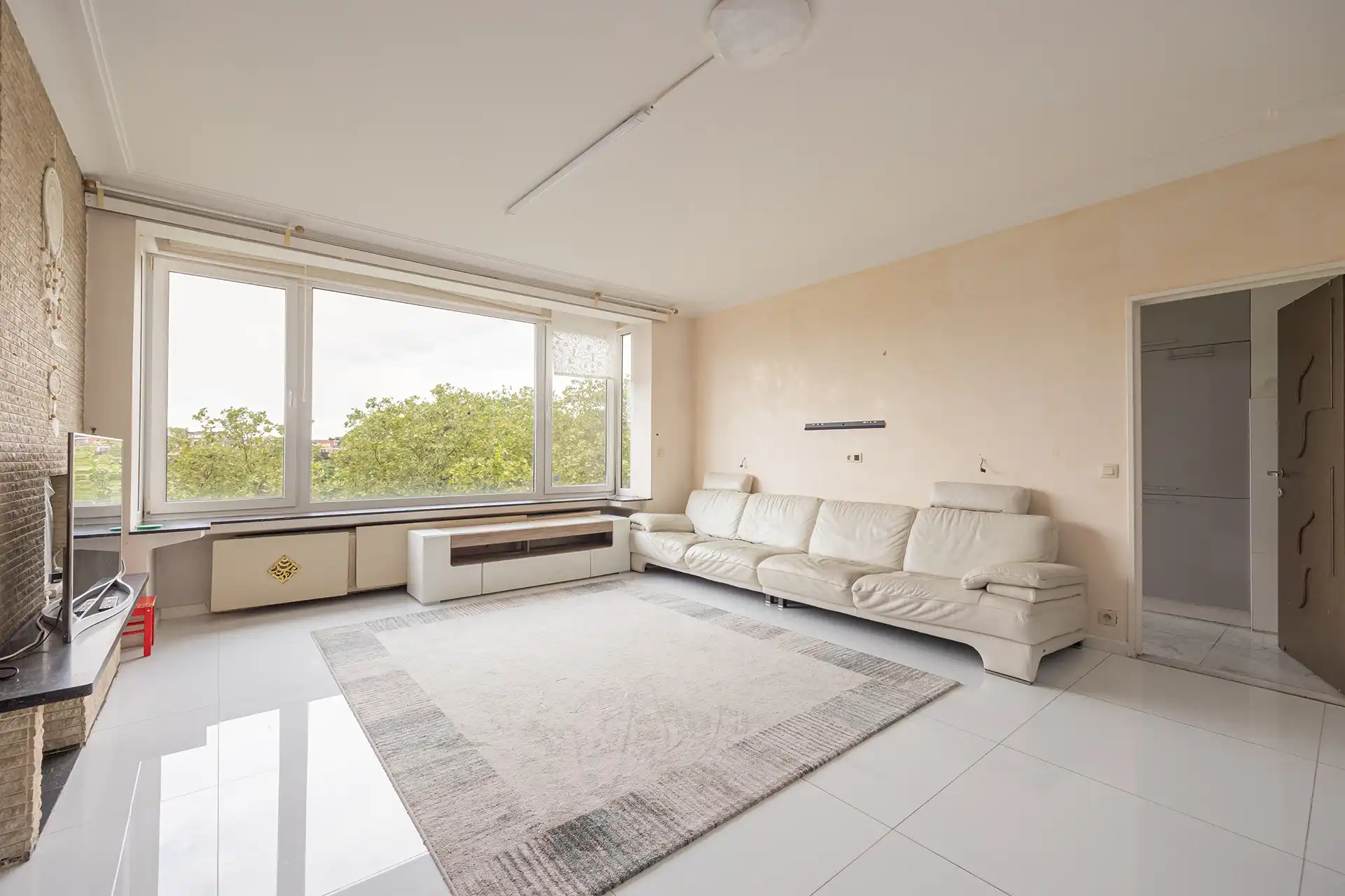 Instapklaar appartement met 2 slpk's + bureau met parkzicht foto 4