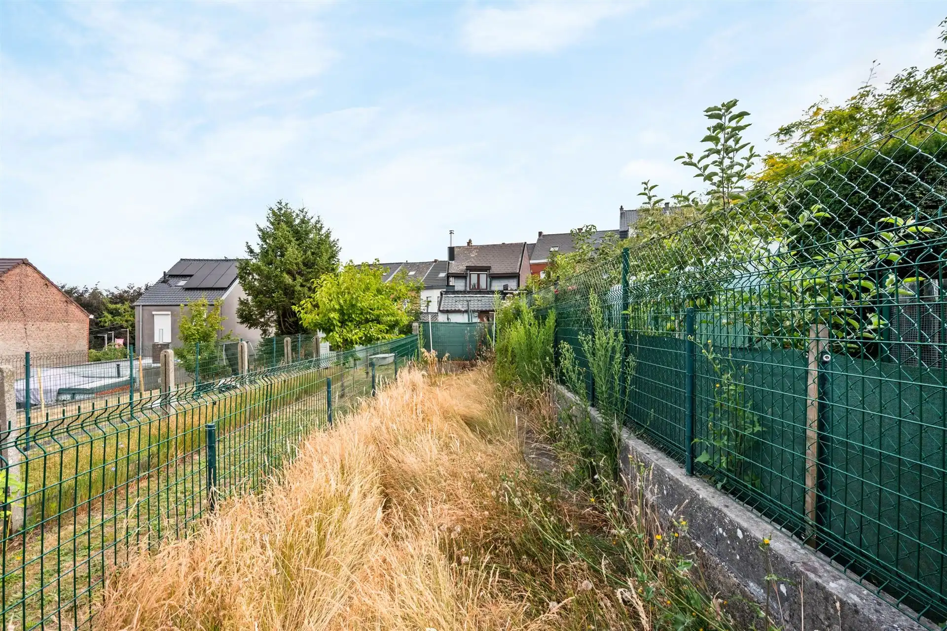 Ruime gezinswoning met tuin, terras en panoramisch uitzicht foto 17