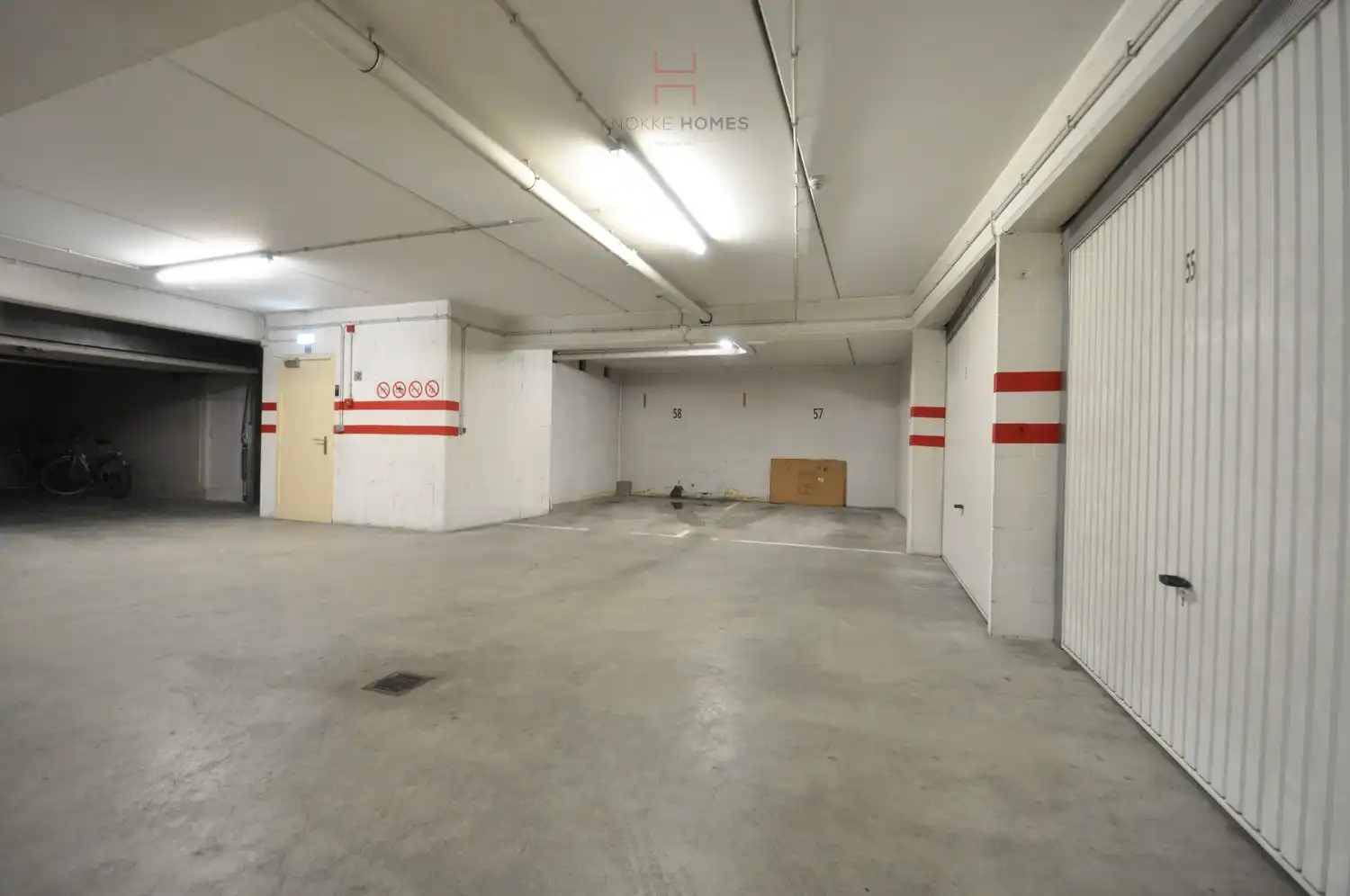 Gemeubeld twee-slaapkamerappartement met zonnig terras foto 19