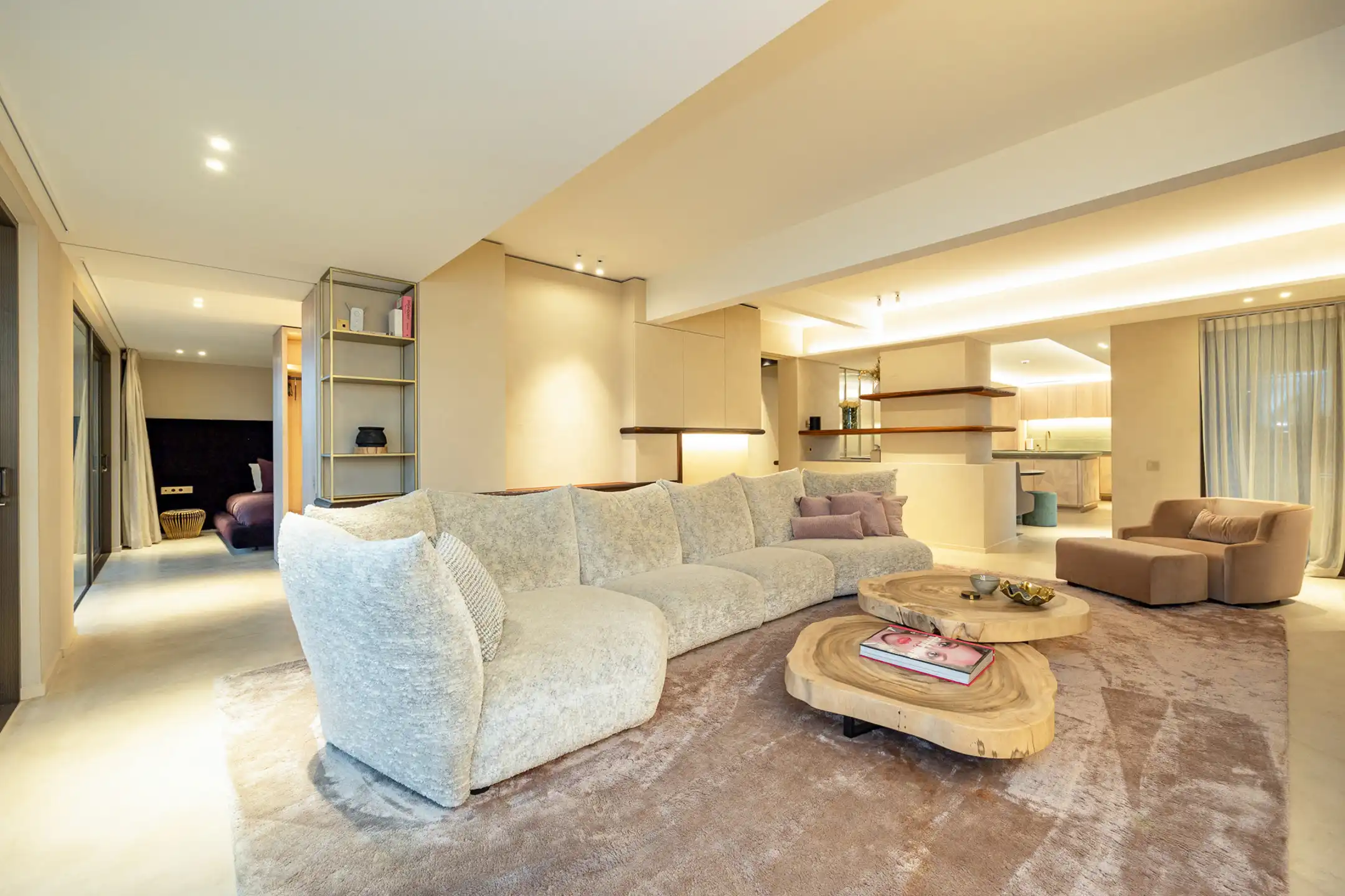 ANTWERPEN - Top gelegen en subliem afgewerkt appartement met zicht op Kathedraal en Bourlaschouwburg! foto 3