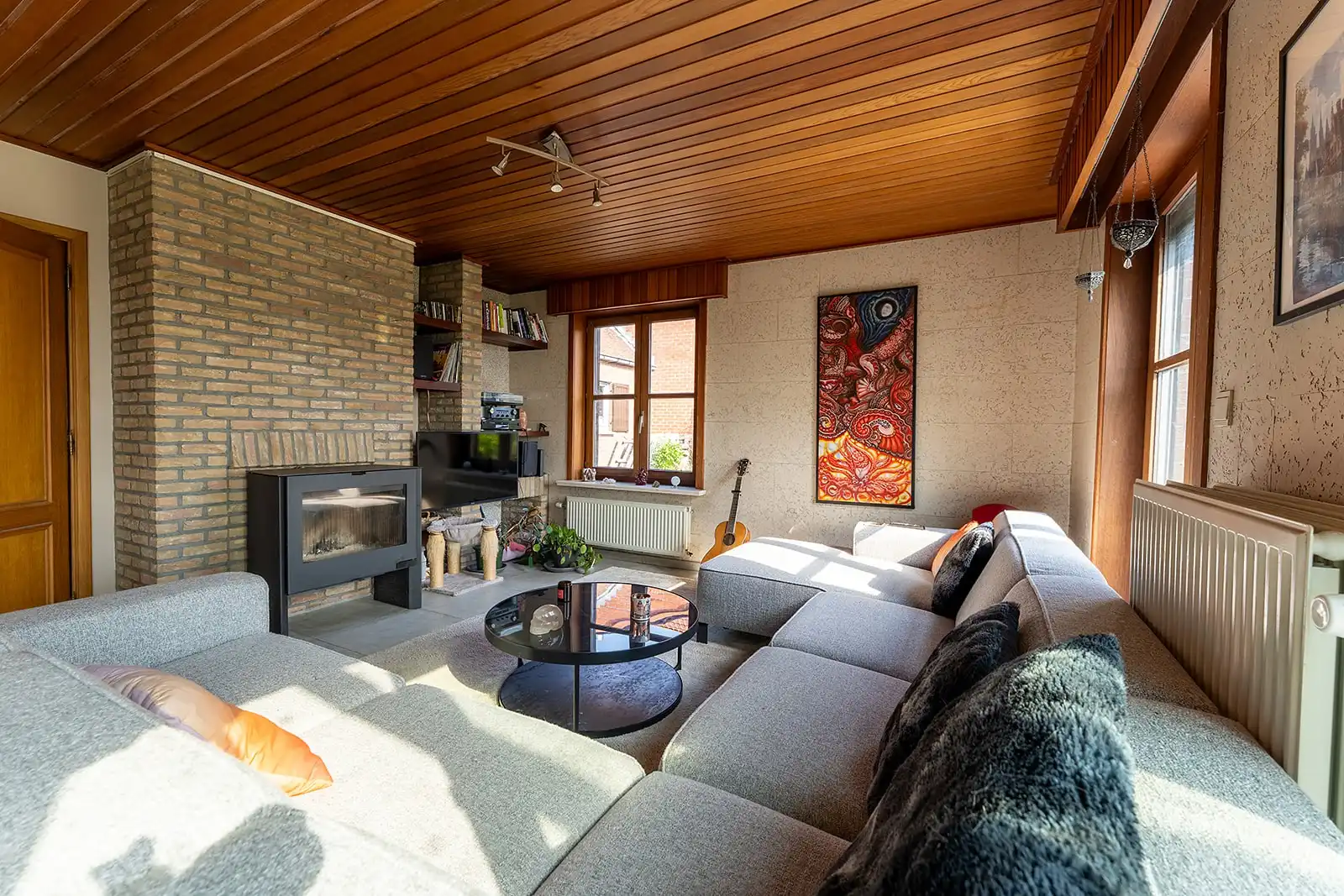 Zeer ruime woning op een perceel van 1000m² met dubbele garage in het landelijke Houtave. foto 28