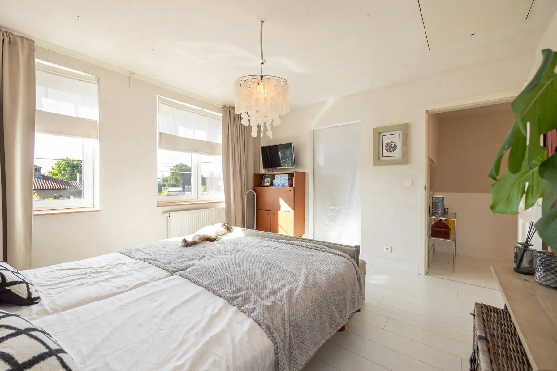 Volledig gerenoveerde woning met 4 slpks en gezellige tuin foto 17