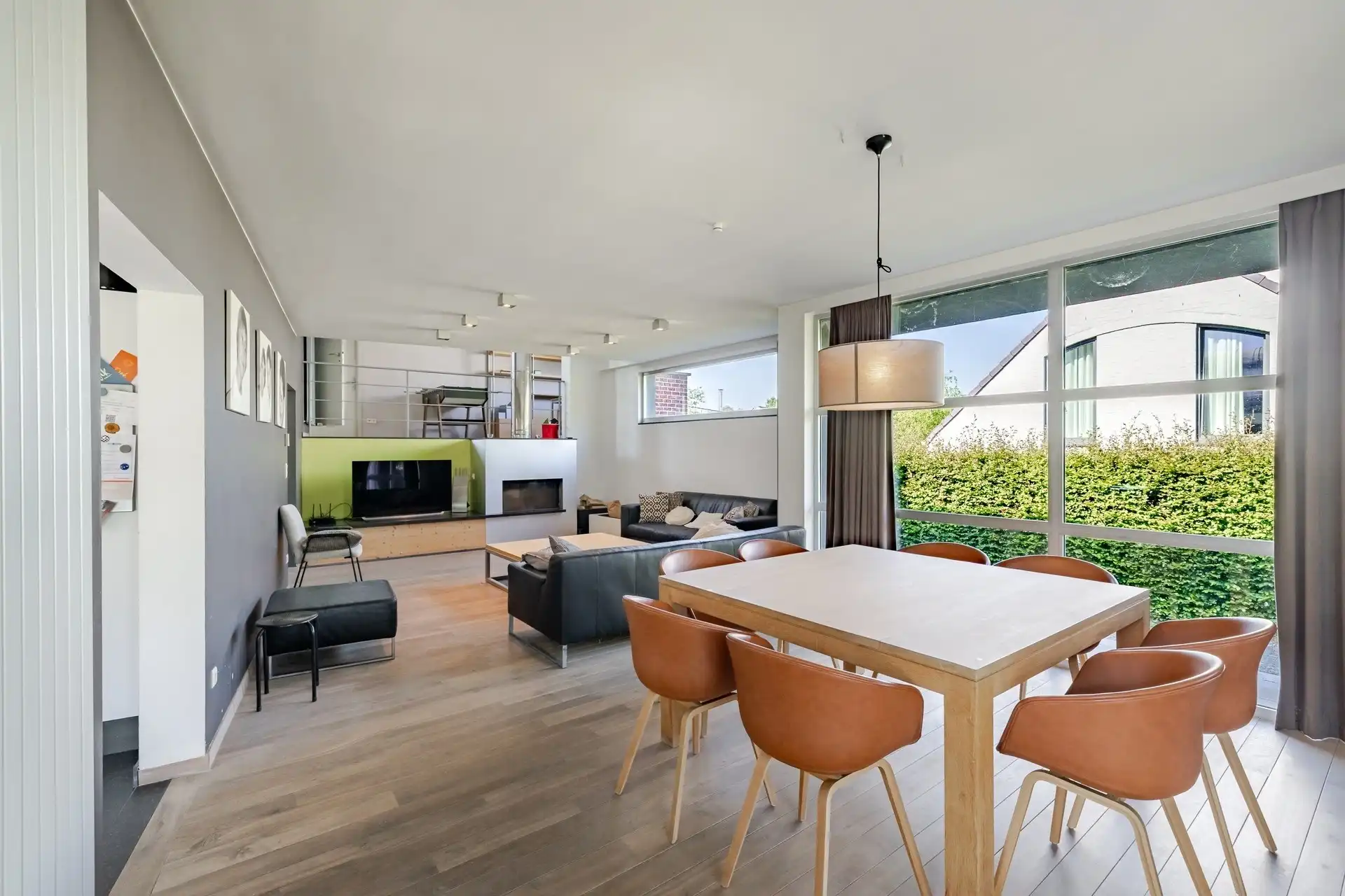 Karaktervolle architectenwoning op een perceel van ruim 25 are met diepe, oostgerichte tuin foto 16