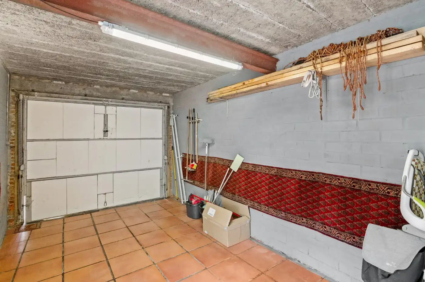 Knusse, centraal gelegen woning met 2 slpk. en garage foto 18