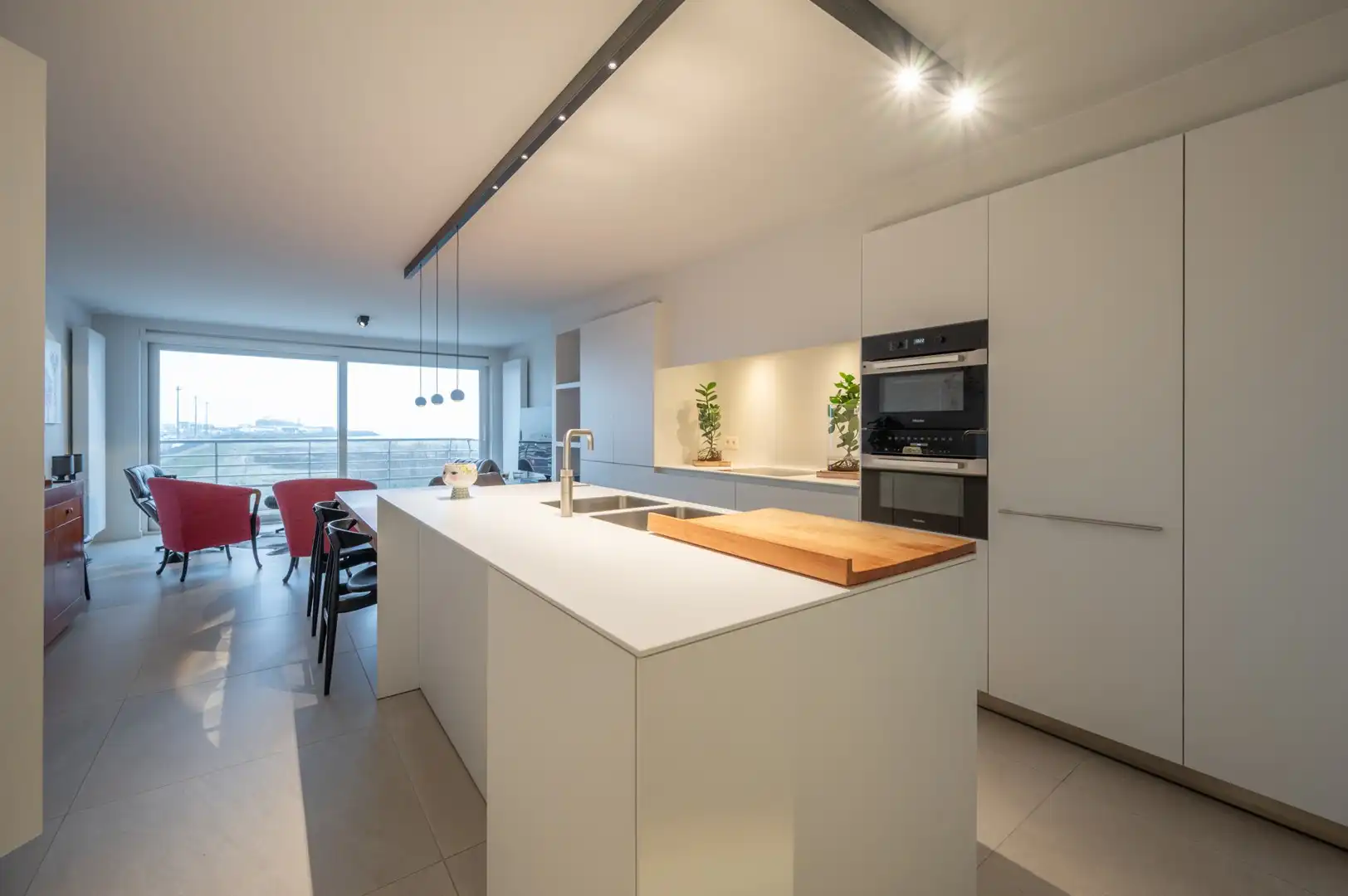 Designappartement met panoramisch zeezicht! foto 5