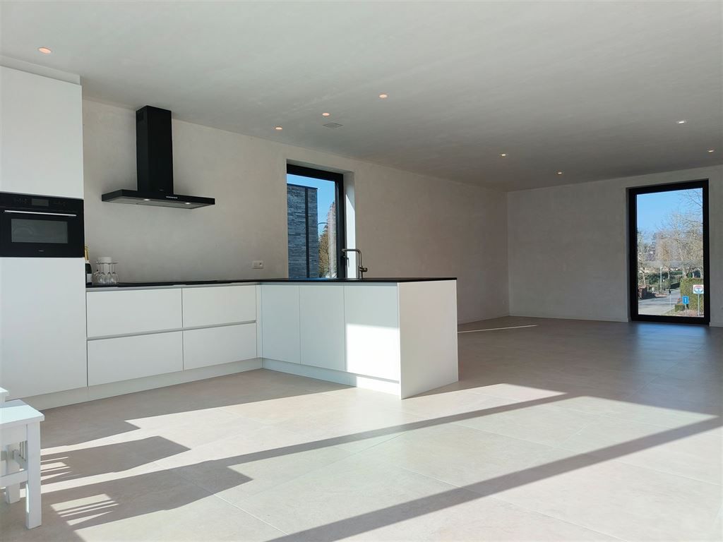 Moderne half-open nieuwbouwwoning met zicht op de Kempische Vaart foto 2