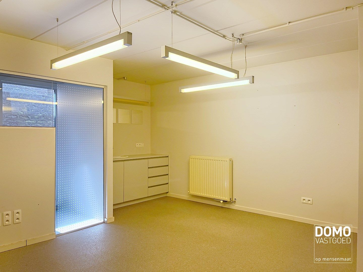 MODERNE PRAKTIJKRUIMTE/KANTOORRUIMTE TE HUUR IN KERMT foto 10