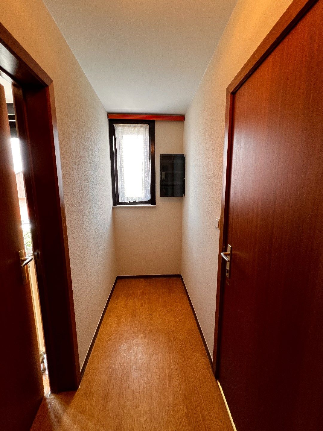 APPARTEMENT MET 2 SLAAPKAMERS, GARAGE EN TERRAS IN IEPER foto 2