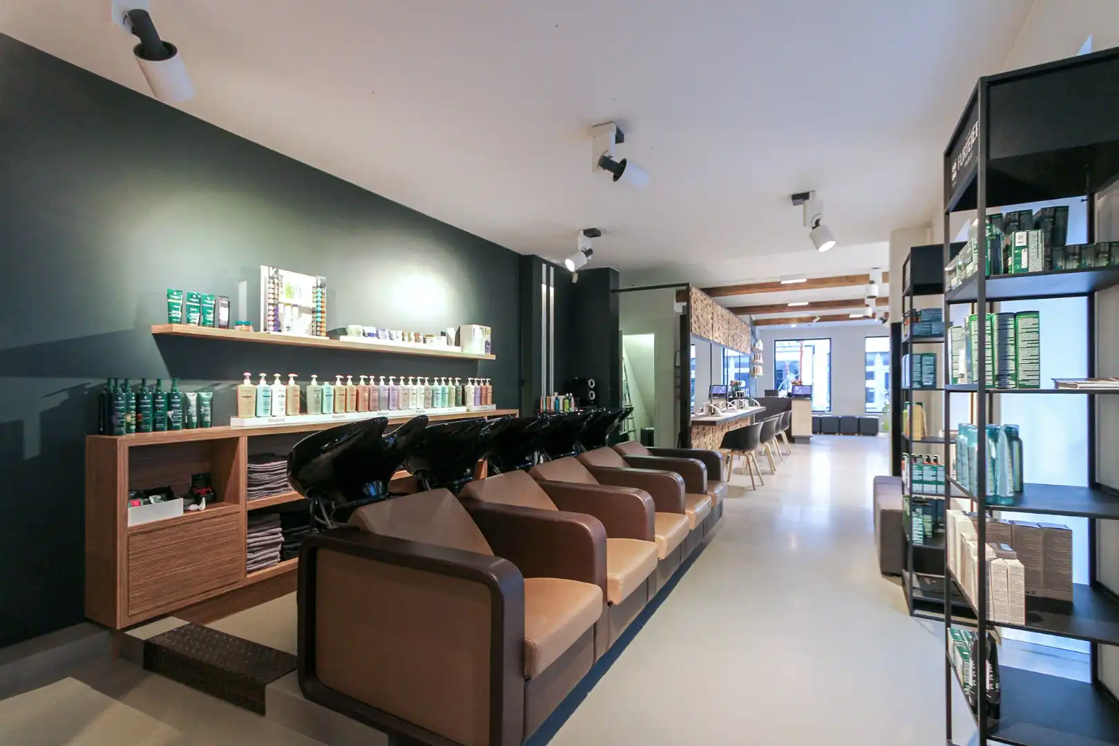 Handelsgelijkvloers Smedenstraat 13 Brugge te huur en te koop foto 7