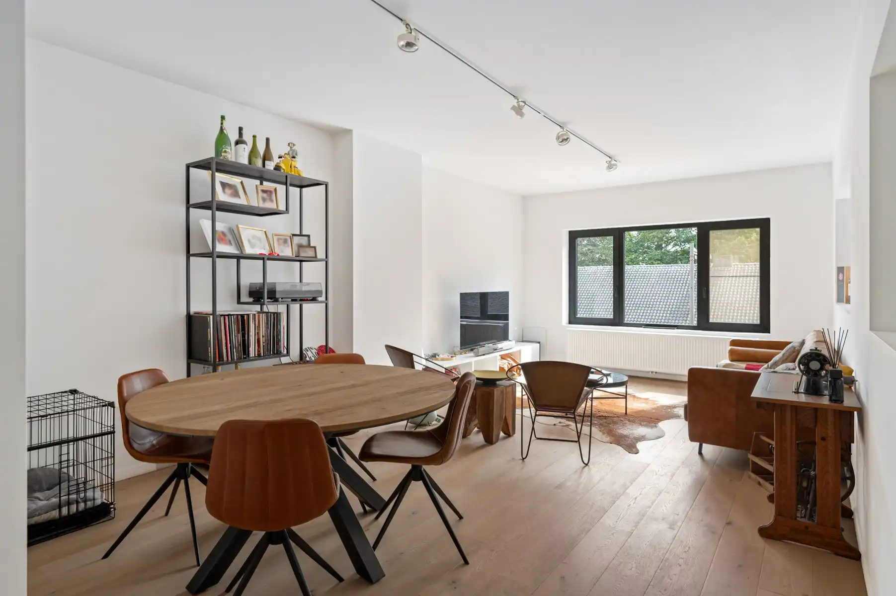 IN OPTIE !! Instapklaar appartement in hartje Wilrijk foto {{pictureIndex}}