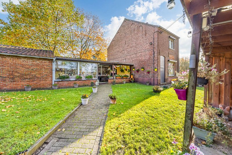 Zeer goed en rustig gelegen, instapklare woning met tuin foto 2