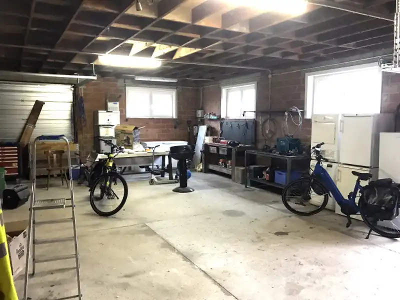 Te Grembergen : Woonst met terras en tuin - EN bijgebouw met garage- ruime parking in doodlopende straat nabij de spoorweg foto 28