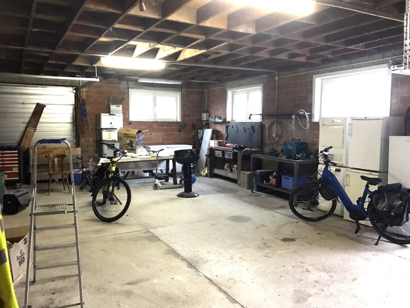 Te Grembergen : Woonst met terras en tuin - EN bijgebouw met garage- ruime parking in doodlopende straat nabij de spoorweg foto 28