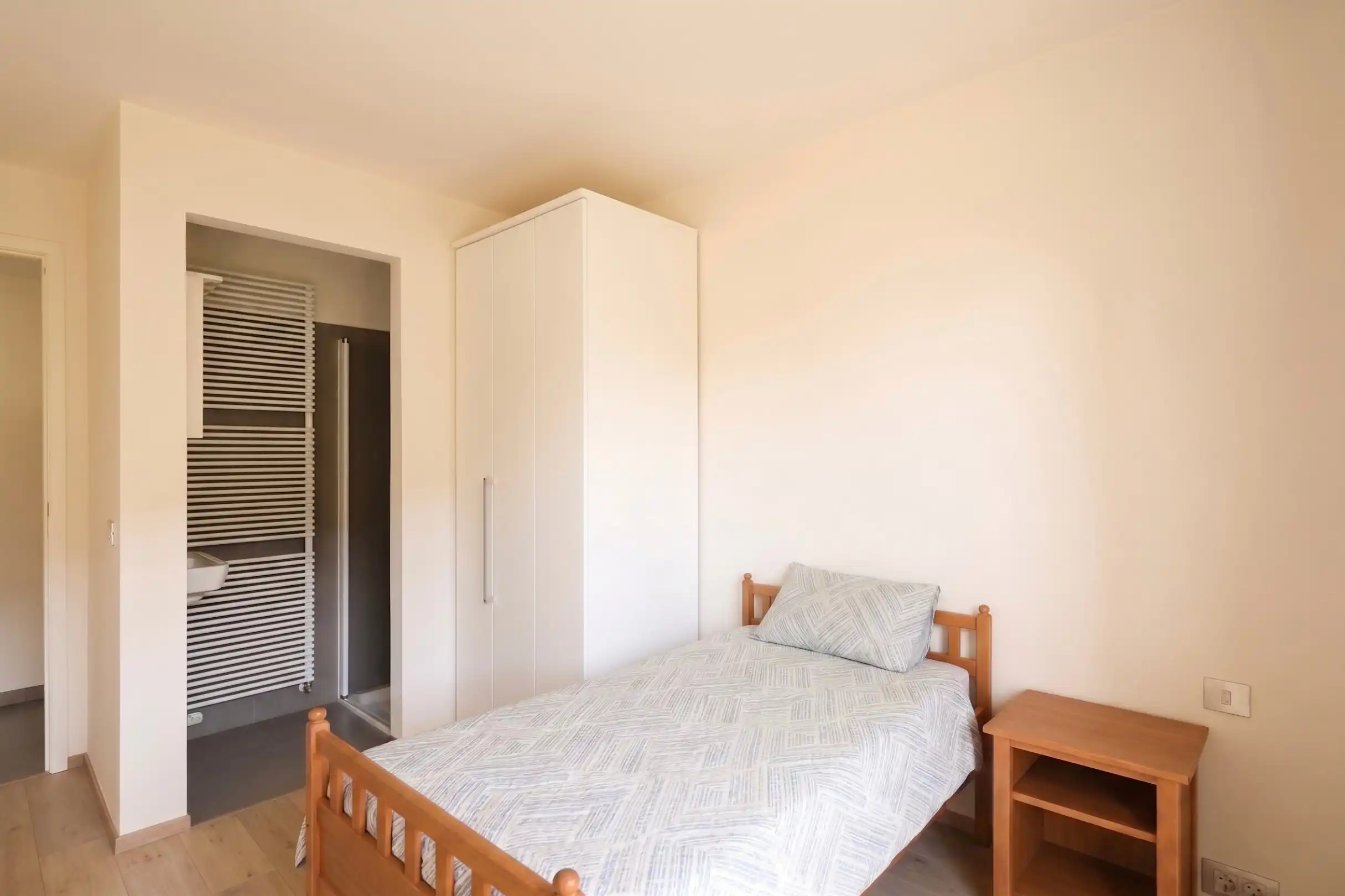 Interessante opbrengsteigendom: verhuurd appartement met tuin en garage in centrum Oostduinkerke foto 9