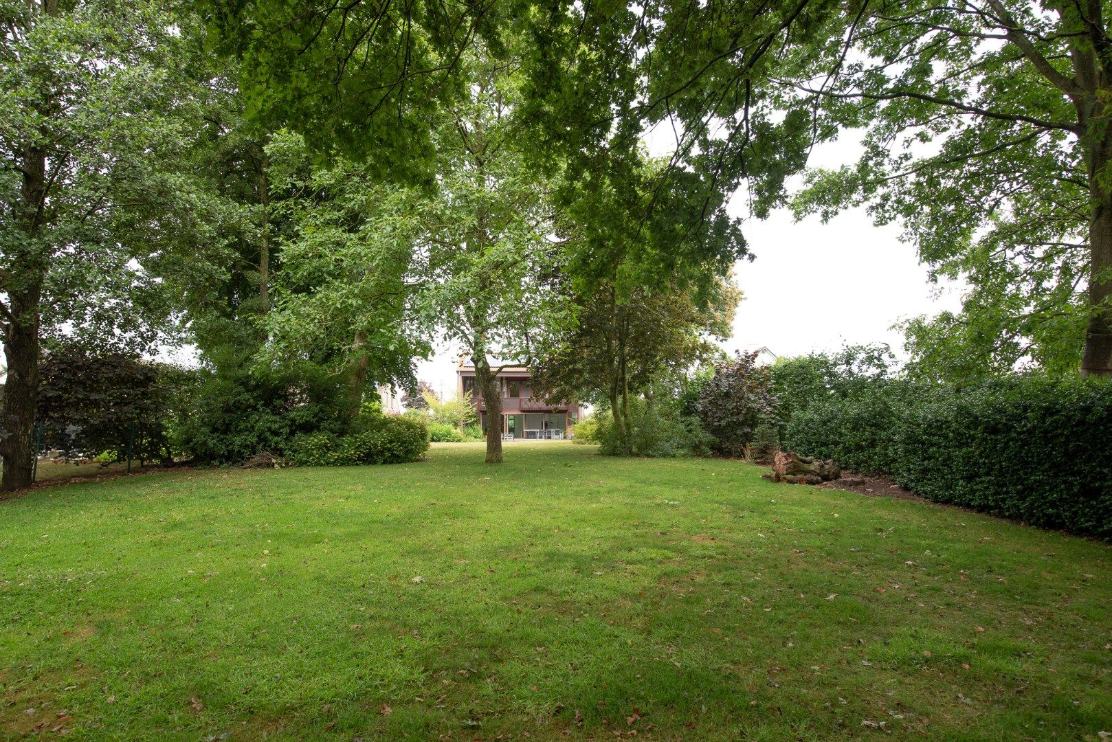 Prachtige villa te huur volledig omgeven in het groen! foto 28