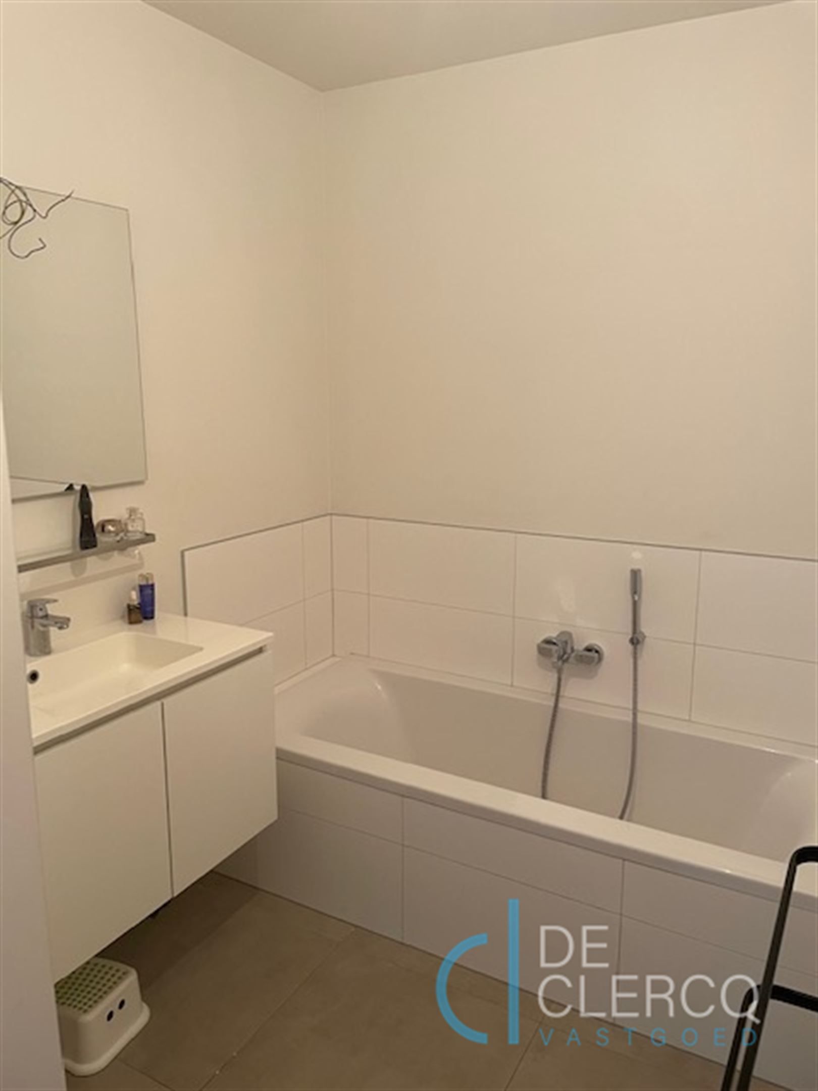 Ruim appartement TE HUUR in het centrum van Zeveneken! foto 14