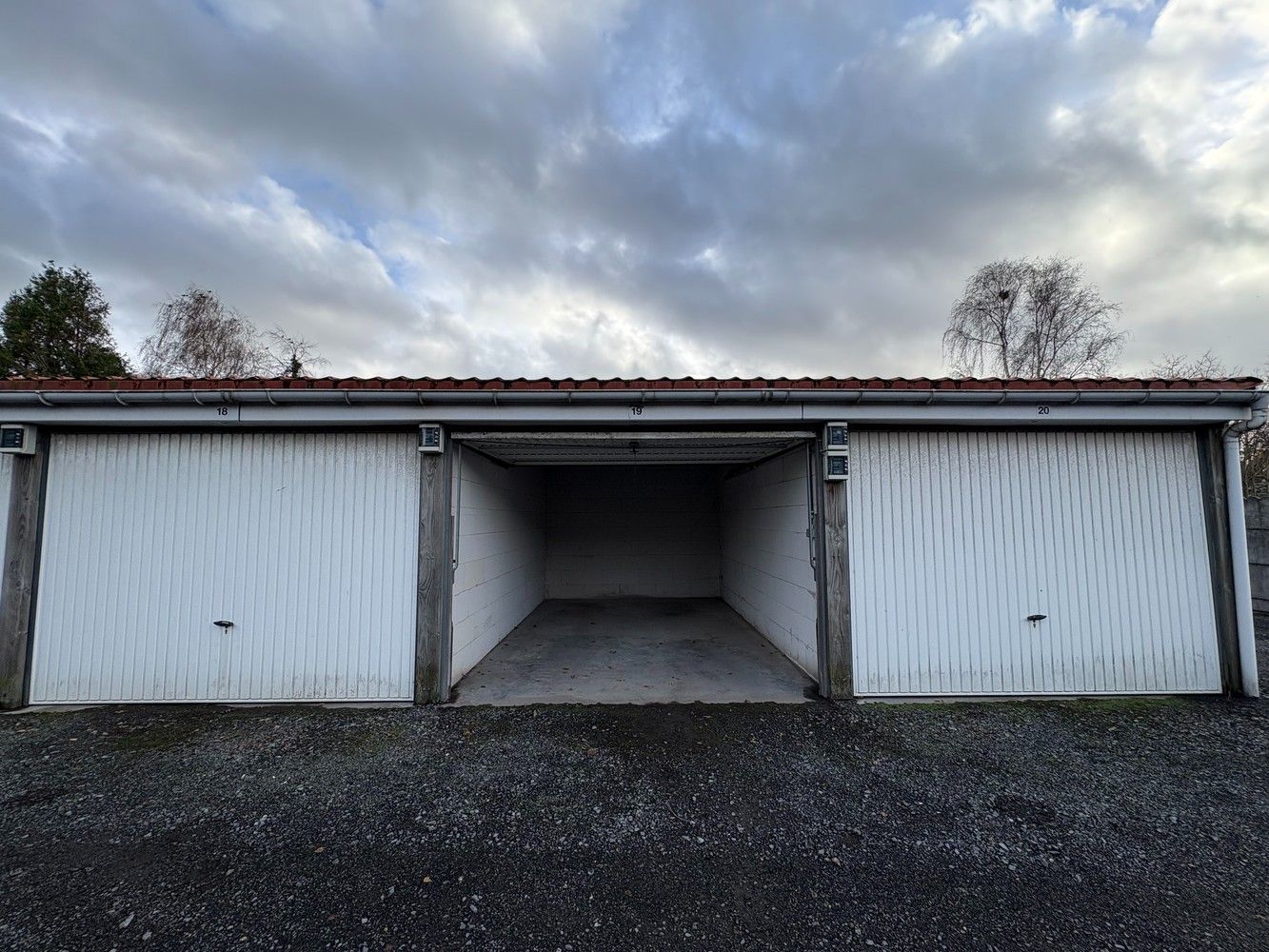 8 GARAGEBOXEN IN HET CENTRUM VAN TORHOUT foto 2