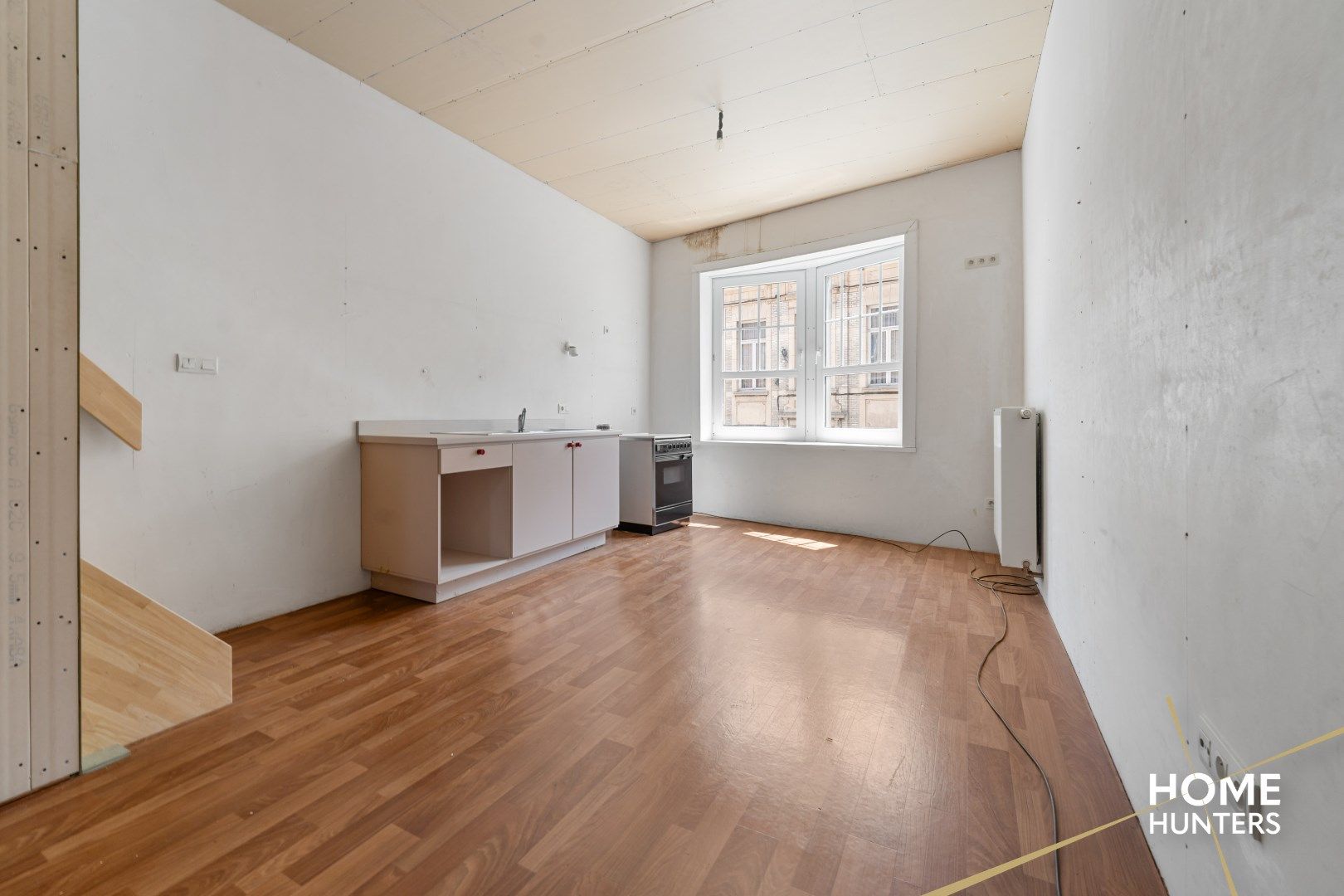 Prachtig handelspand op commerciële ligging te Ieper foto 14