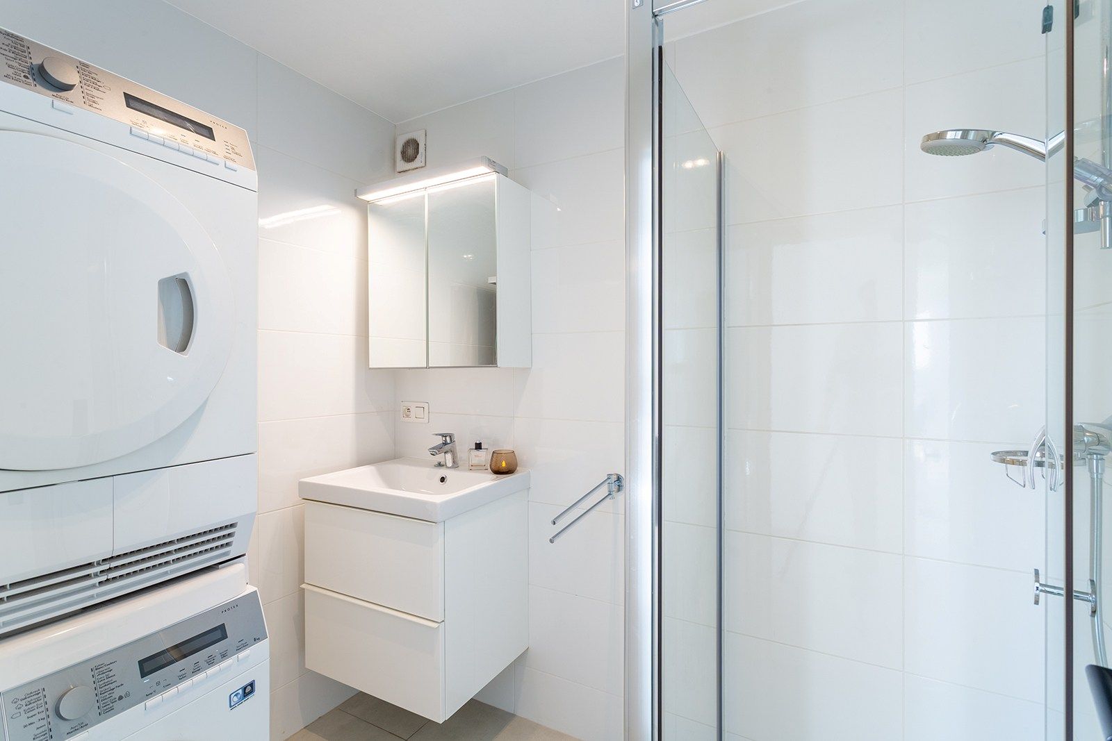 Instapklaar hoekappartement (150 m²) met veel lichtinval! foto 17