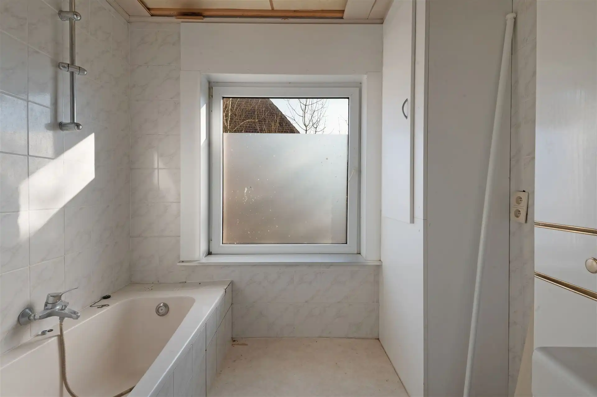 Te renoveren HOB in Moortsele foto 15