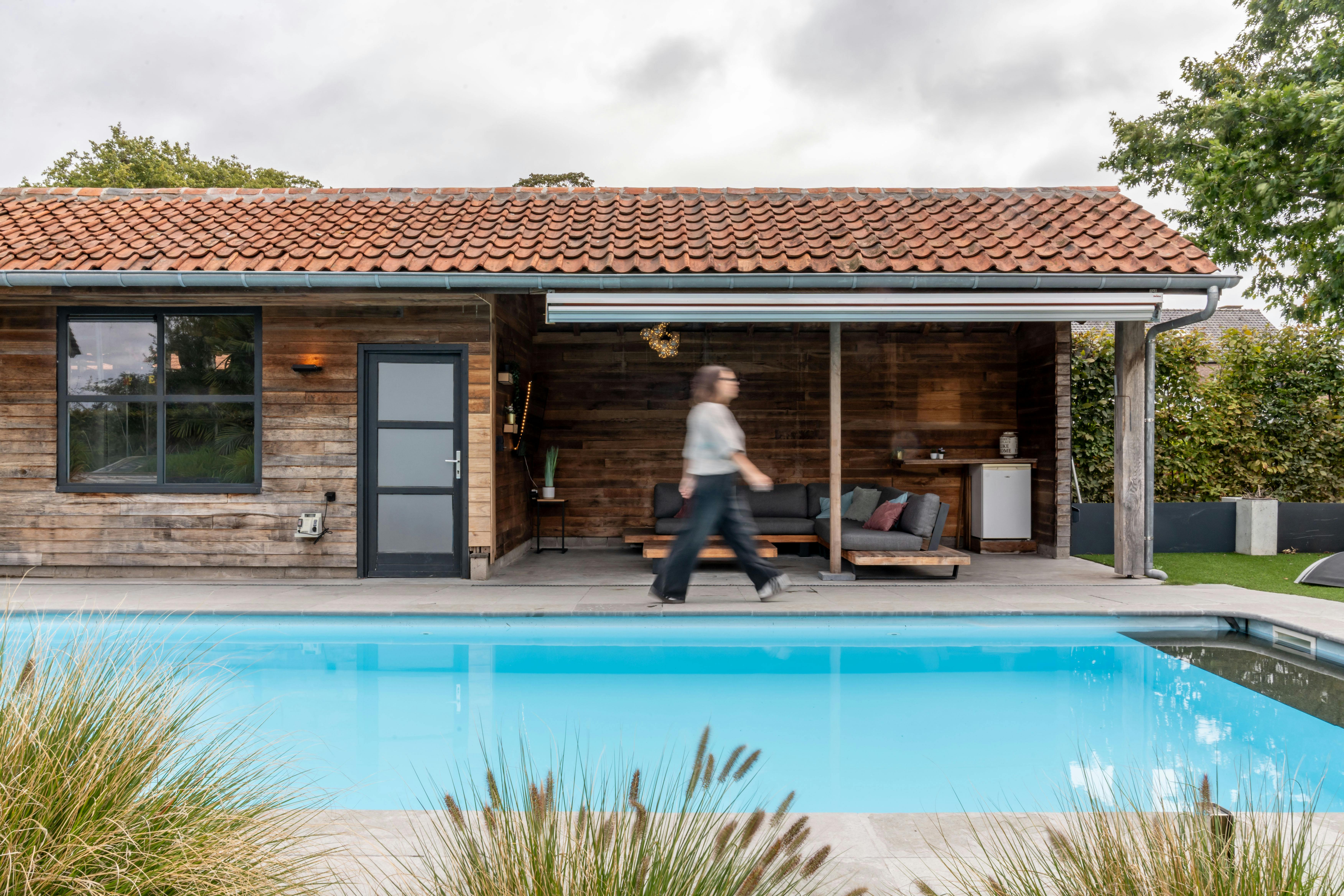 Moderne villa met atelier en parking te koop in Evergem foto 15