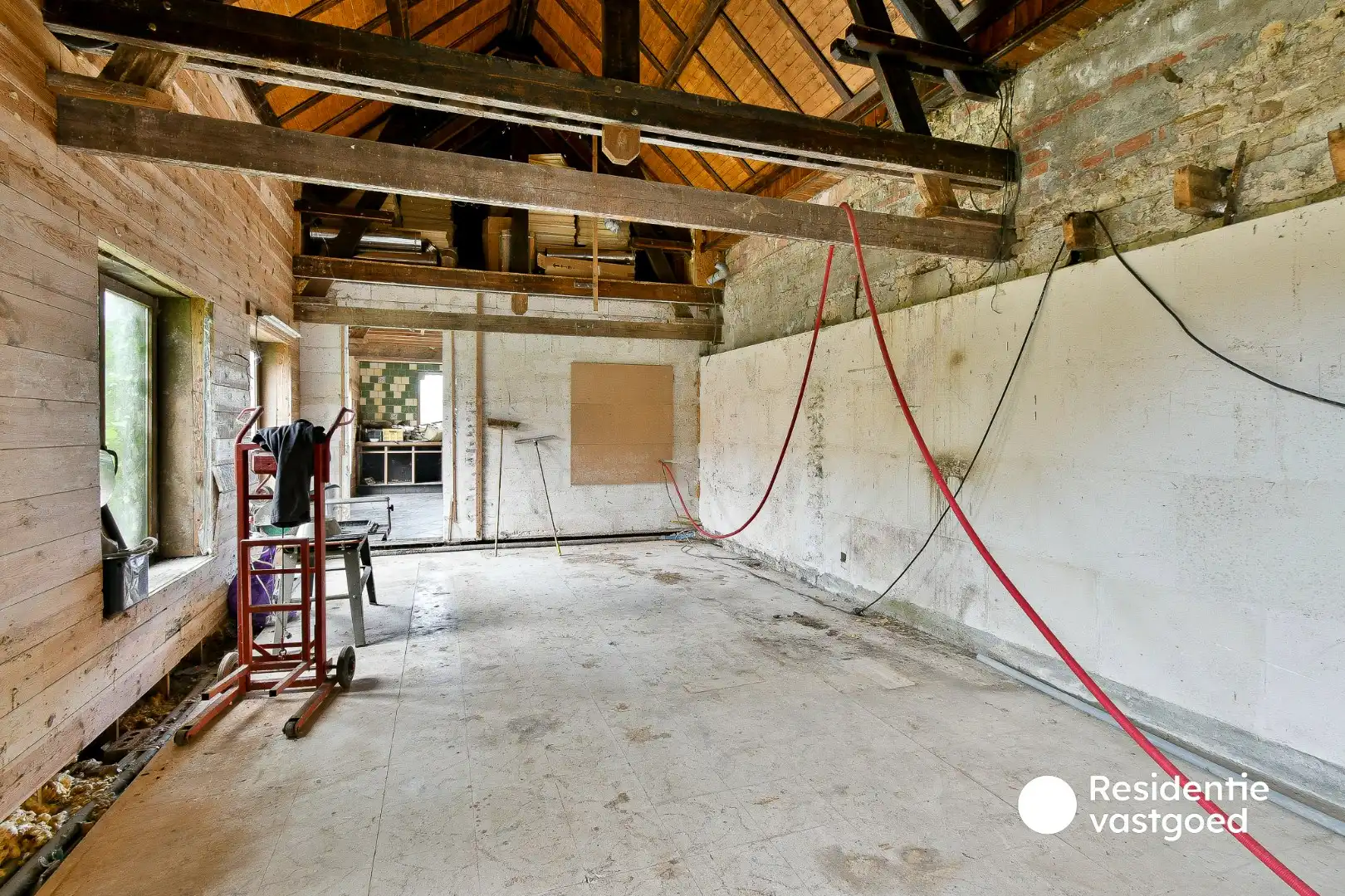 Ruime woning met uitzonderlijk veel mogelijkheden en prachtig zicht vanuit de tuin foto 6
