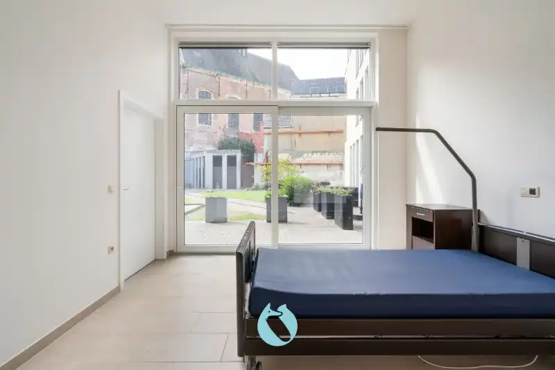 Gelijkvloerse serviceflat met privaat terras foto 4