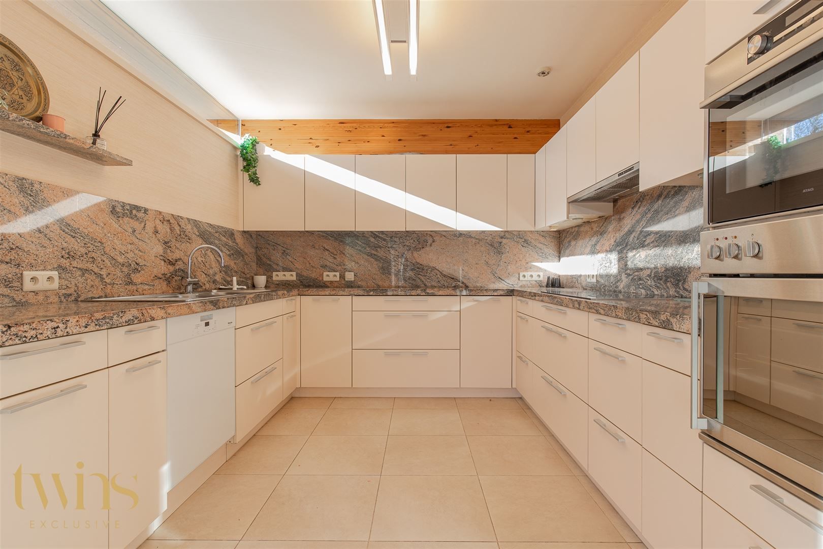 Stijlvolle villa-bungalow op ruim perceel met zuidgerichte tuin  foto 19