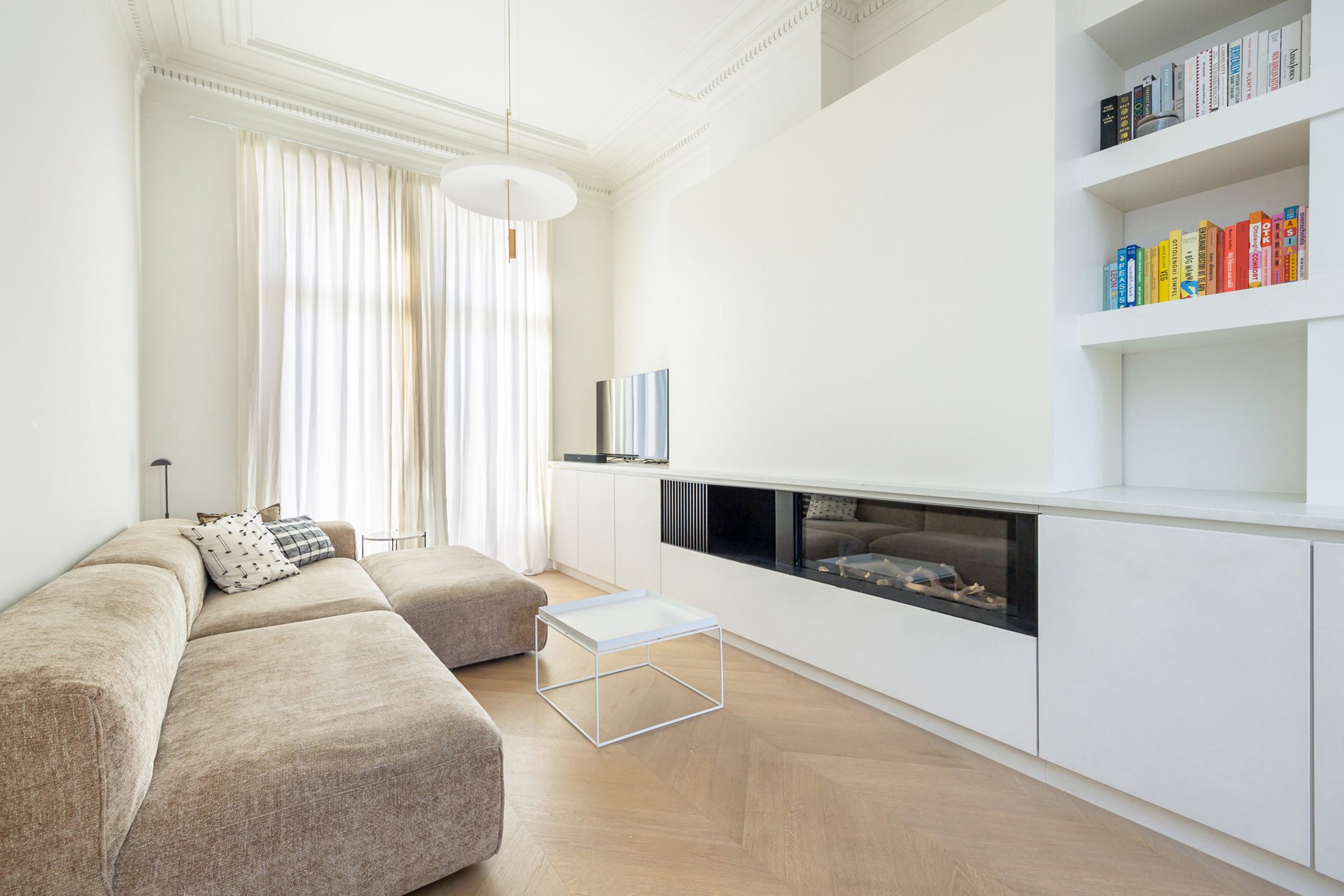 ANTWERPEN ZURENBORG - Subliem gerenoveerde herenwoning  foto 3