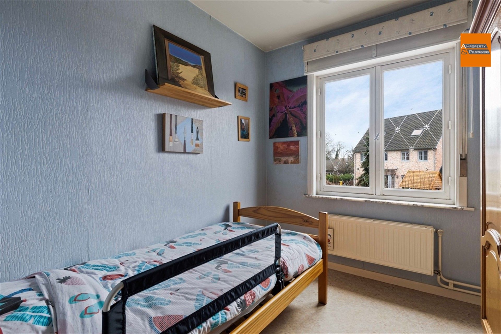 BOD AANVAARD Te renoveren woning met 3 slaapkamers, garage en tuin foto 19
