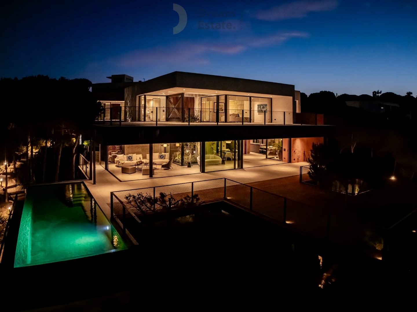 Stunning modern villa with panoramic views to the sea and golf in Sotogrande. foto 18