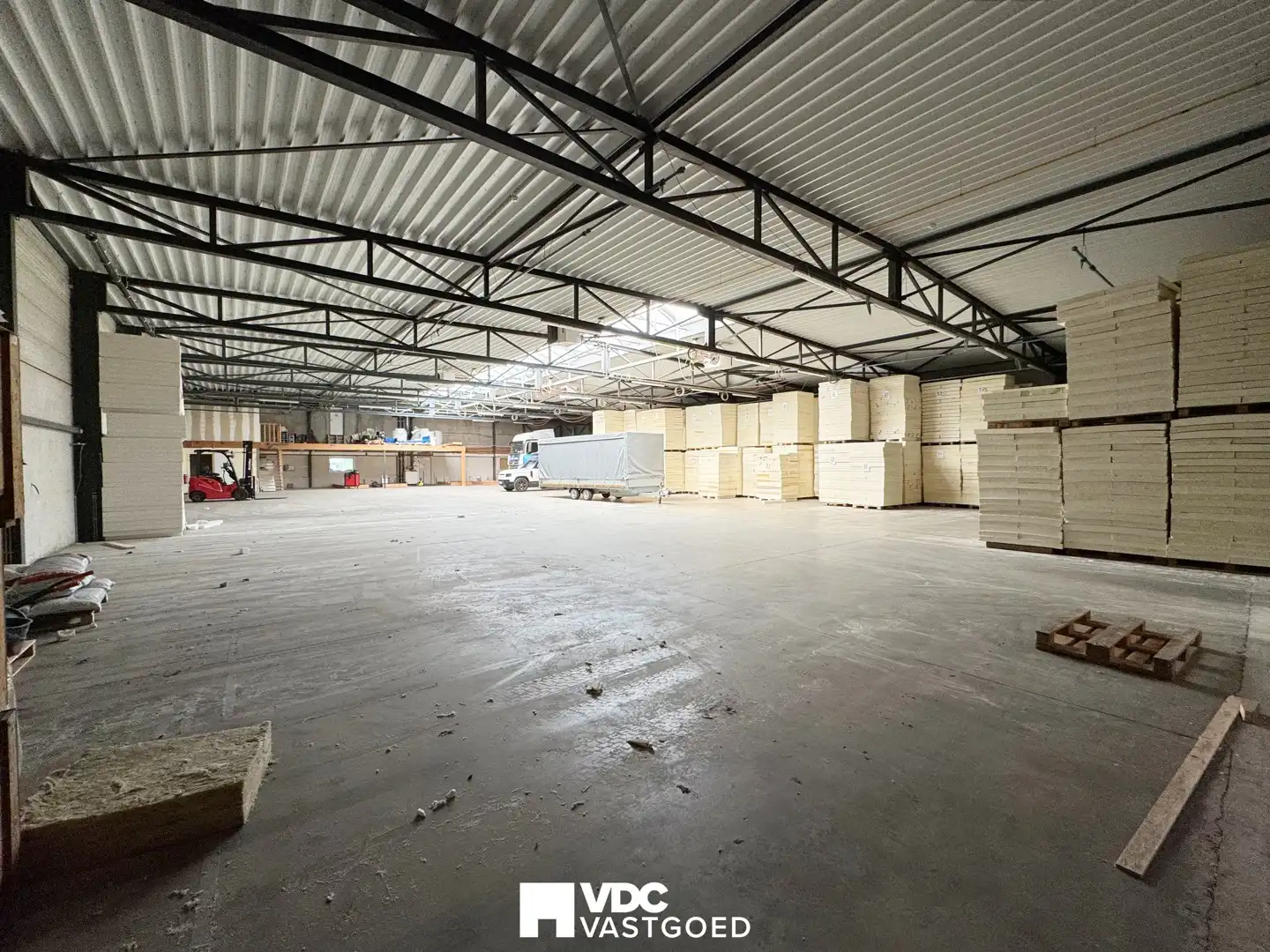 Representatief bedrijfscomplex met kantoren, dubbele industriehal, vergaderfaciliteiten, woongelegenheid en zonnepanelen foto 37