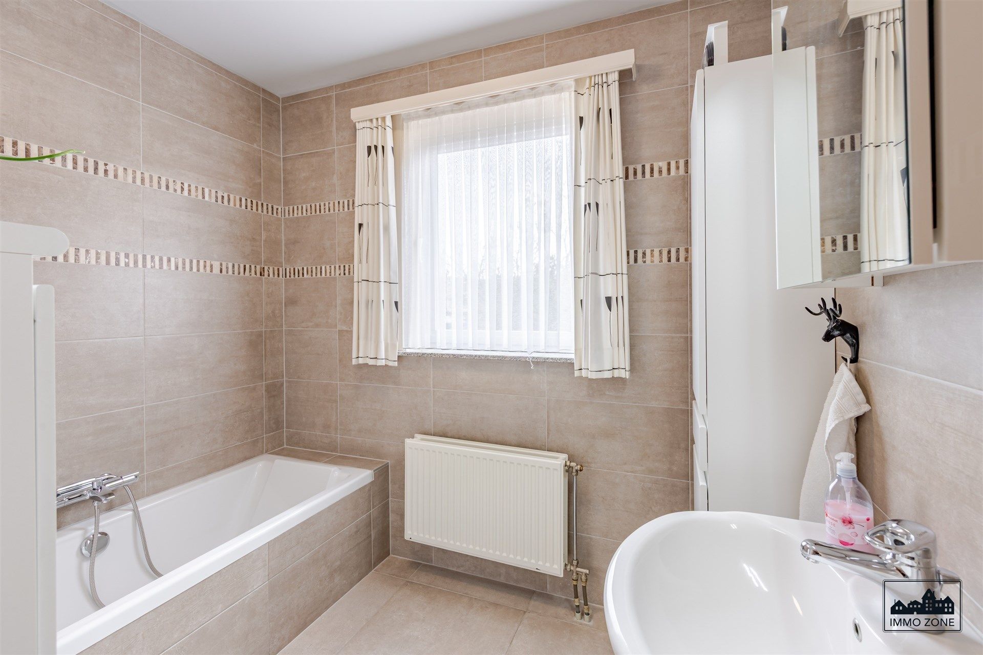 3-slaapkamer appartement met garage en mooi uitzicht foto 10