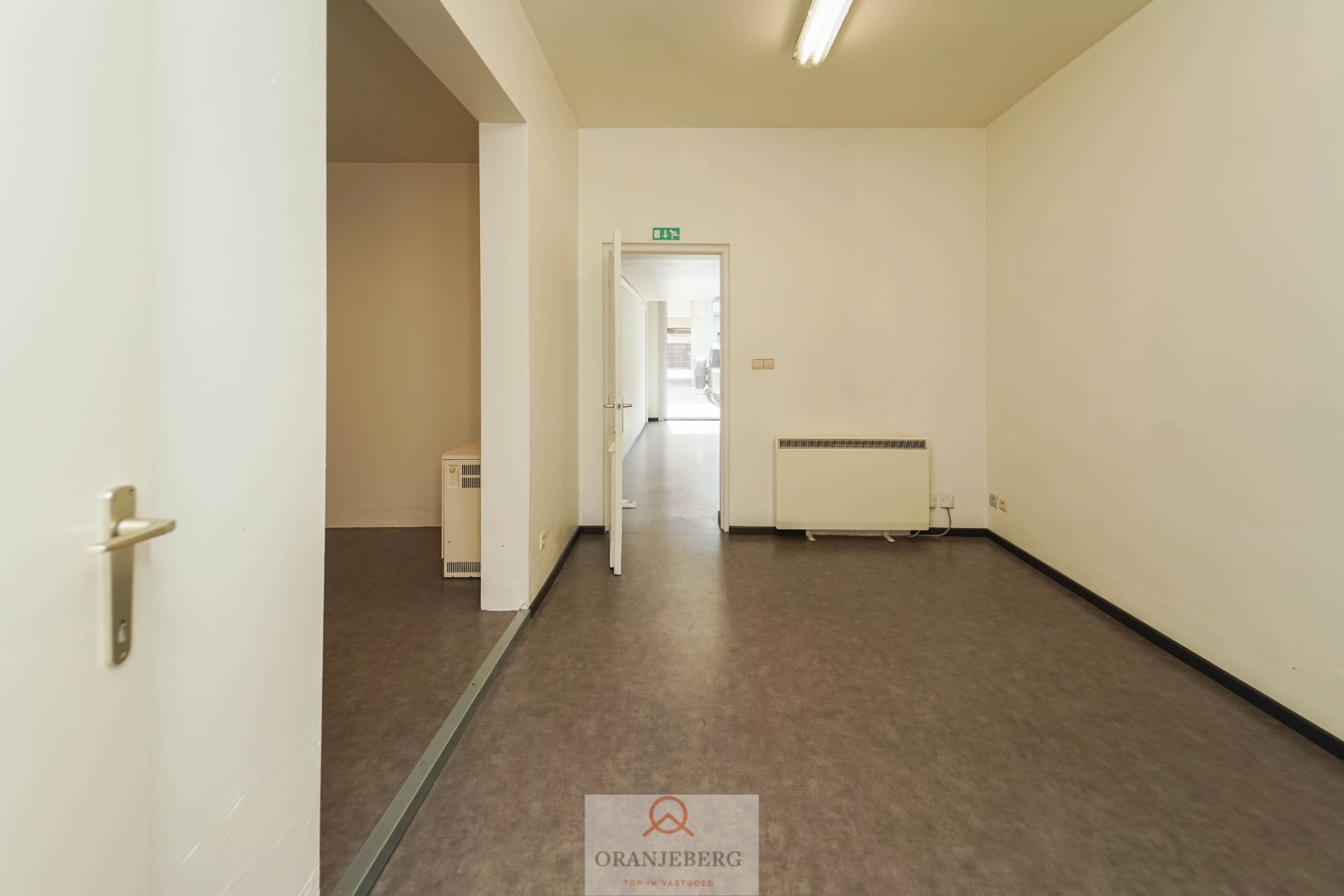 Handelspand (103 m²) met grote visibiliteit centrum Zwijnaarde! foto 10