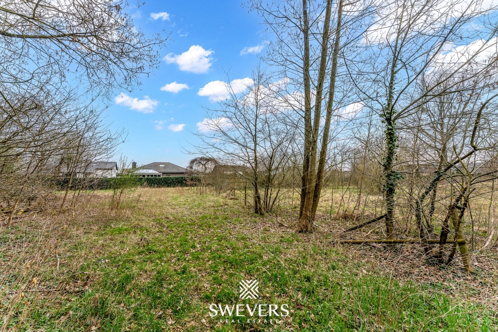 Groot sportgebouw met woonst op een perceel van 77a 60ca (of herverkaveling) foto 11