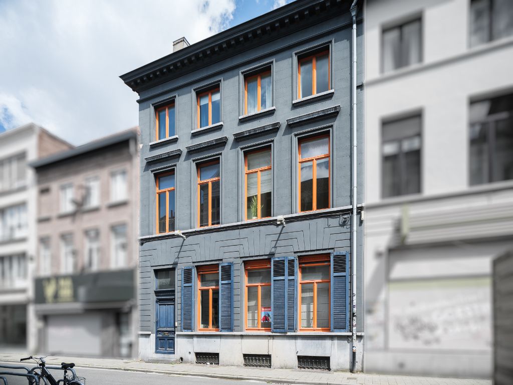 Centrum Gent – Prachtige, ruime herenwoning met neoclassicistische invloeden en stadstuin foto 1