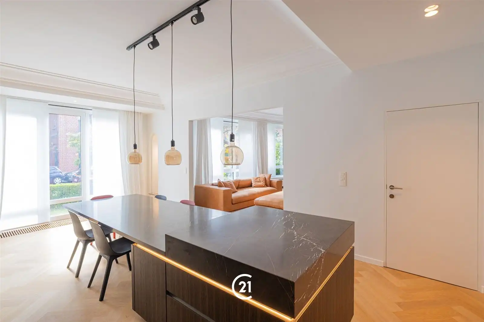 CAMBRE – Uitzonderlijk luxueus gelijkvloersappartement met tuin tegenover Ter Kamerenbos

  foto 7