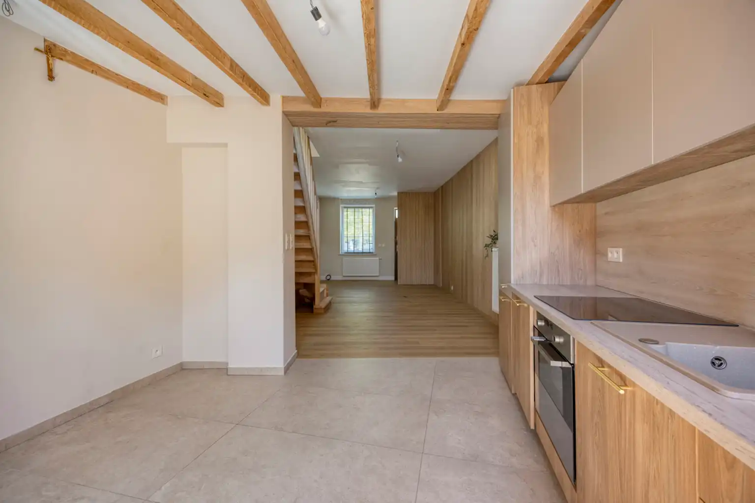 Volledig gerenoveerde 2-gevelwoning foto 7