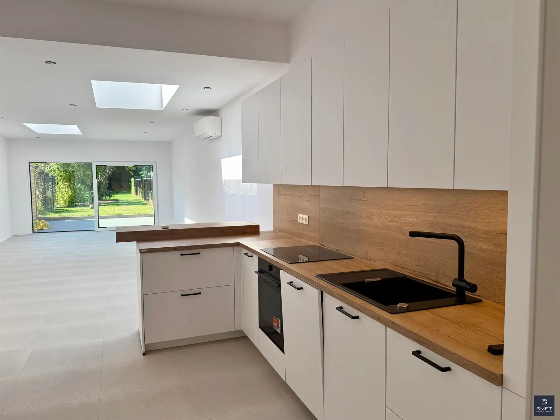 RUIME, VOLLEDIG GERENOVEERDE WONING MET 3 SLPKS foto 7