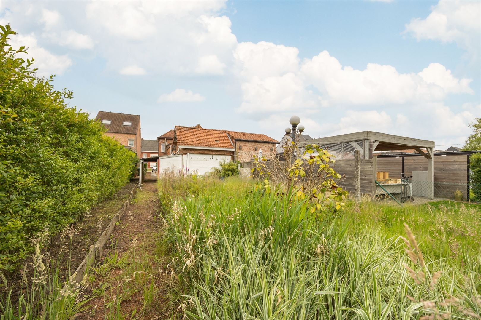 Charmante renovatie-woning met potentieel foto 17