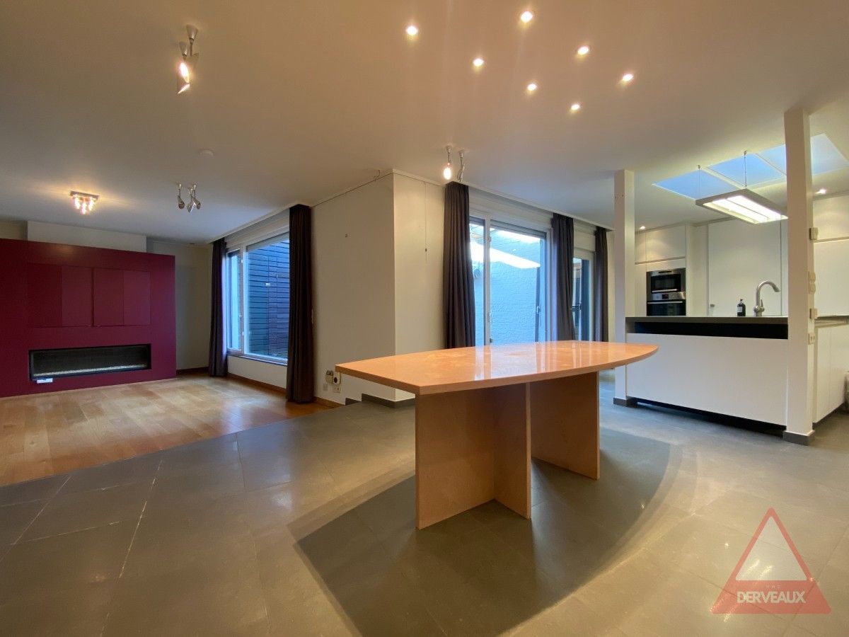 Roeselare - Ruime woning met handelsruimte, garage en 5 slaapkamers foto 6