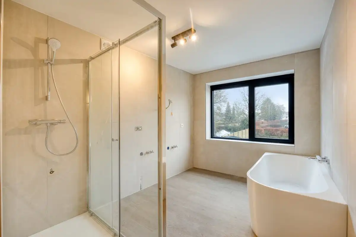 Volledig gerenoveerde halfopen bebouwing met 3 slaapkamers, tuin, terras en garage in Kumtich! – EPC 95 kWh/m² - bewoonbare opp. 153 m² foto 15