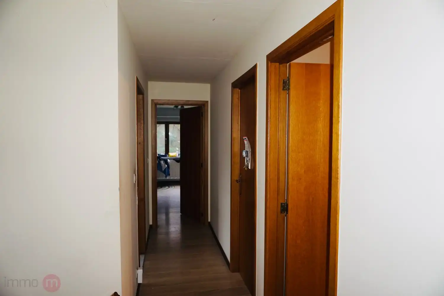 Rustig gelegen woning met 4 slaapkamers, bureau (of extra slaapkamer), garage en grote tuin. foto 23