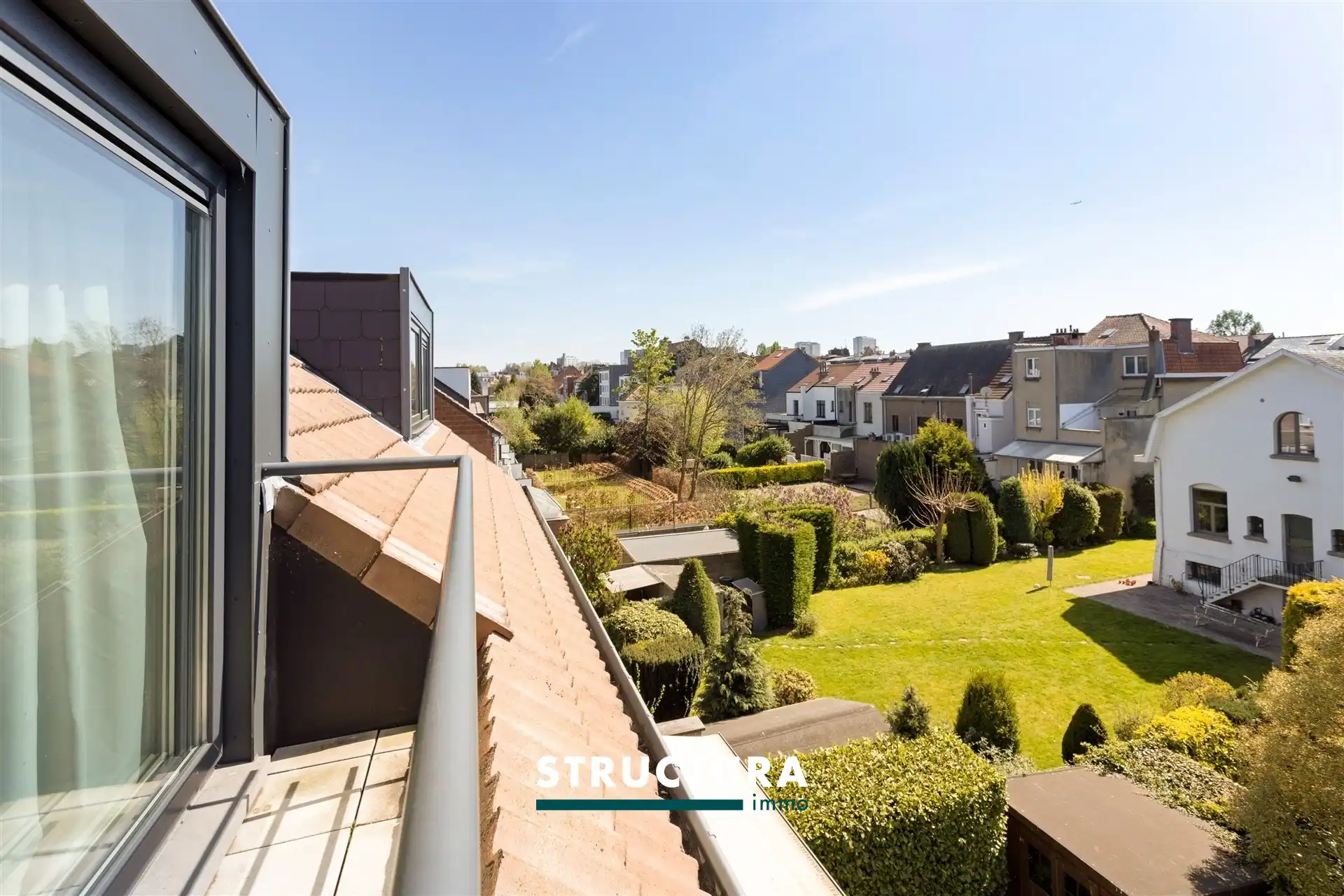 Ruim duplexappartement met 2 slaapkamers foto 7